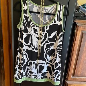 Roz & Ali Floral Black and White Sleeveless Top